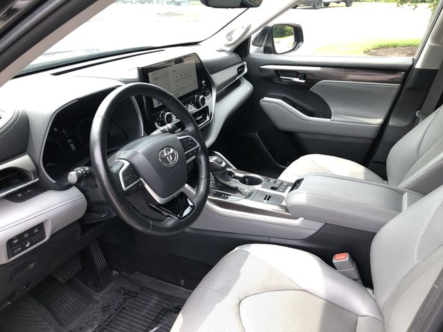 Thumbnail: 2023 Toyota Highlander - 2