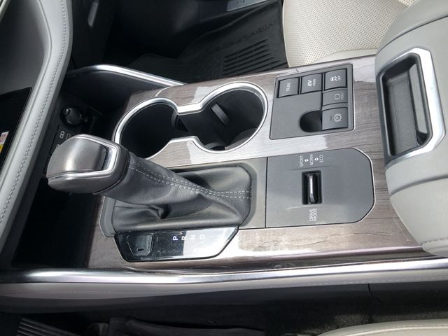 Thumbnail: 2023 Toyota Highlander - 28