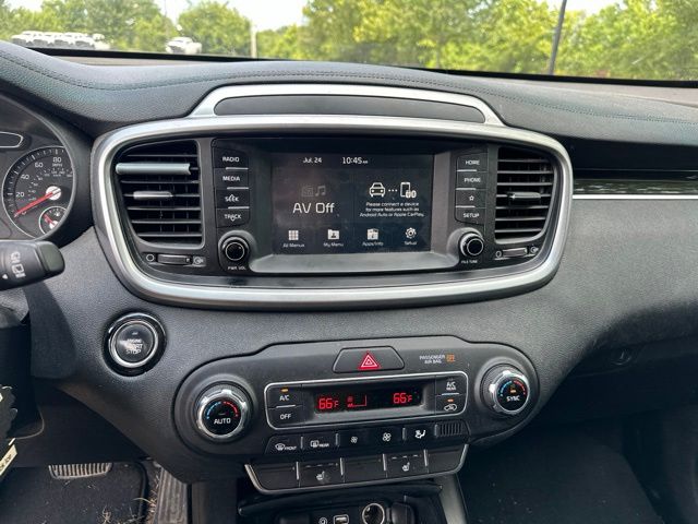 Thumbnail: 2020 Kia Sorento - 9