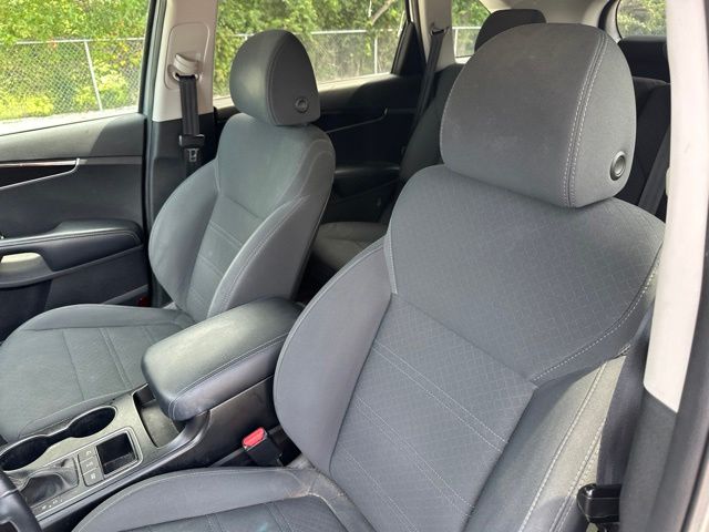 Thumbnail: 2020 Kia Sorento - 6