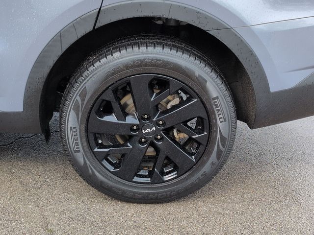 Thumbnail: 2022 Kia Sorento - 8