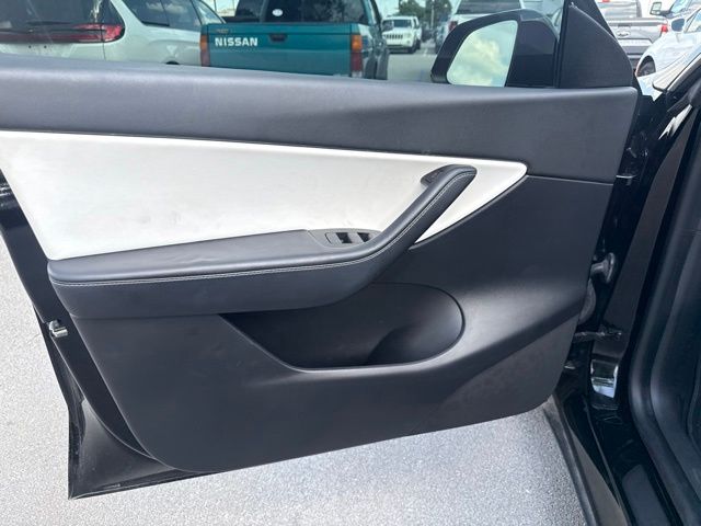 Thumbnail: 2021 Tesla Model Y - 18