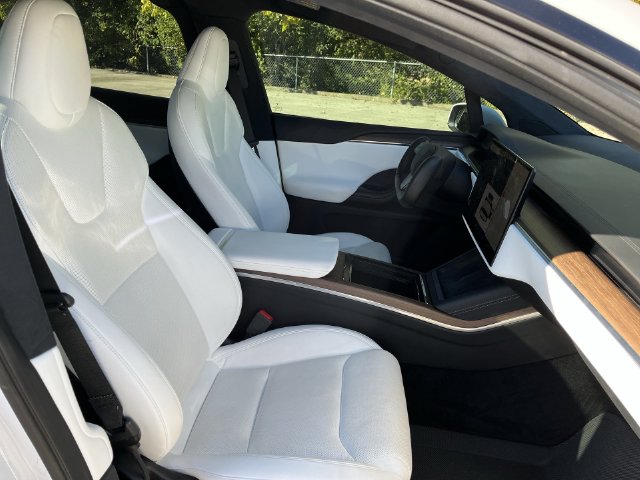 Thumbnail: 2022 Tesla Model X - 10