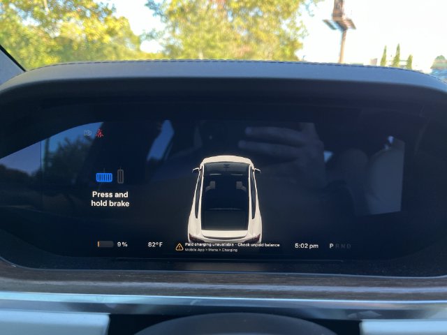 Thumbnail: 2022 Tesla Model X - 32