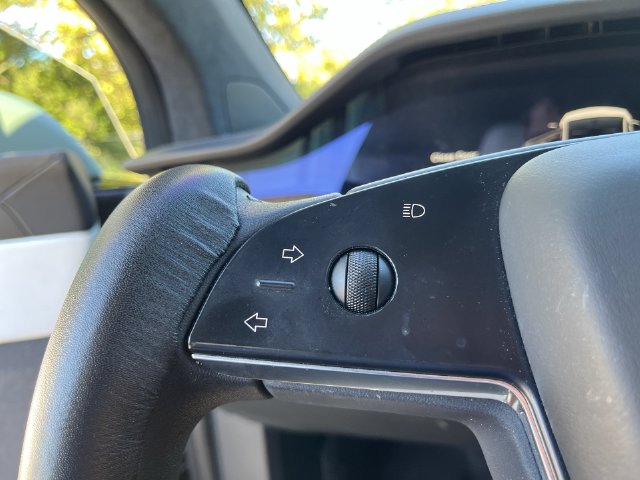 Thumbnail: 2022 Tesla Model X - 24