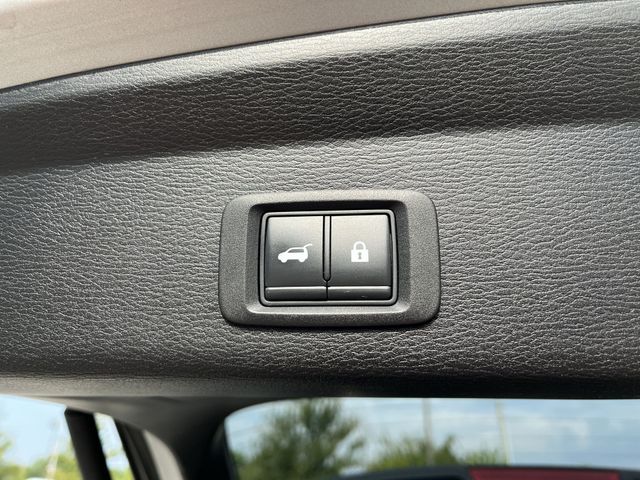 Thumbnail: 2022 Mitsubishi Outlander - 33