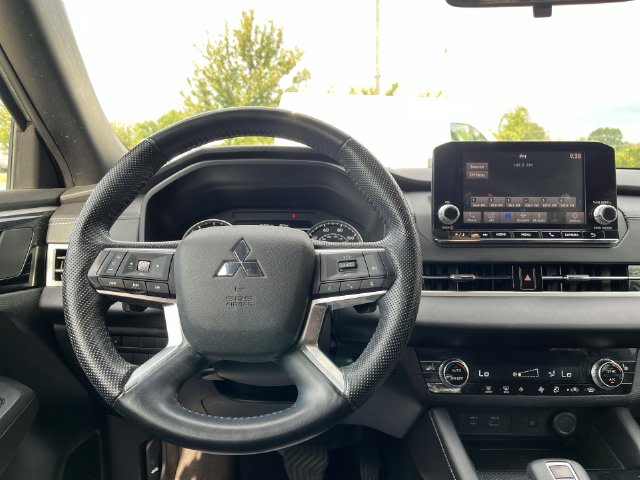 Thumbnail: 2022 Mitsubishi Outlander - 8
