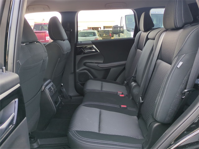 Thumbnail: 2024 Mitsubishi Outlander - 27