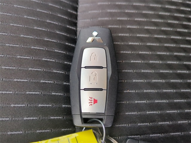 Thumbnail: 2024 Mitsubishi Outlander - 19