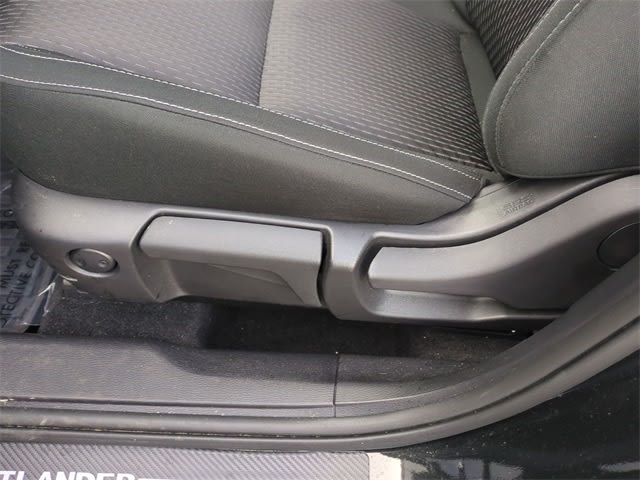 Thumbnail: 2024 Mitsubishi Outlander - 26