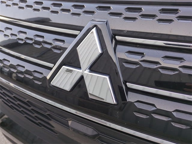 Thumbnail: 2024 Mitsubishi Outlander - 7