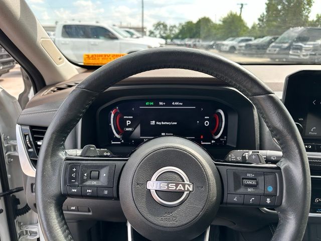 Thumbnail: 2023 Nissan Rogue - 3