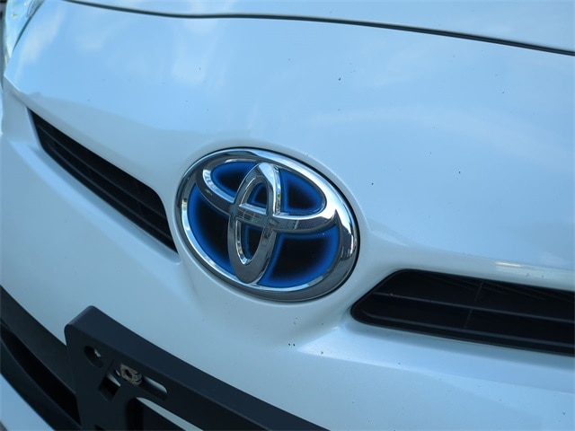 Thumbnail: 2015 Toyota Prius - 7