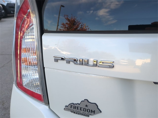 Thumbnail: 2015 Toyota Prius - 26