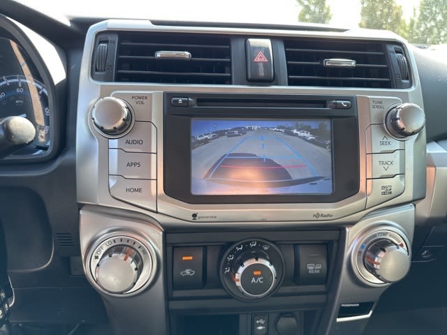 Thumbnail: 2015 Toyota 4Runner - 13