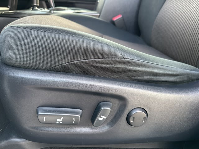 Thumbnail: 2014 Toyota 4Runner - 12