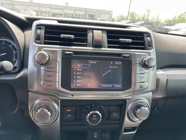 Thumbnail: 2015 Toyota 4Runner - 10