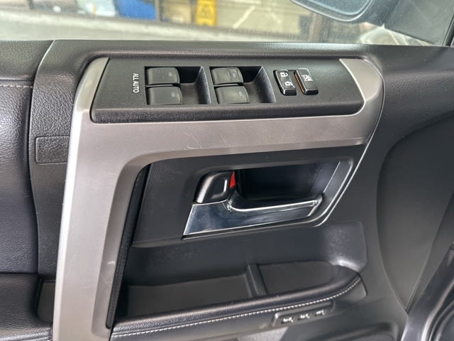 Thumbnail: 2017 Toyota 4Runner - 16