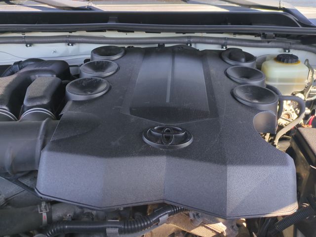 Thumbnail: 2016 Toyota 4Runner - 9