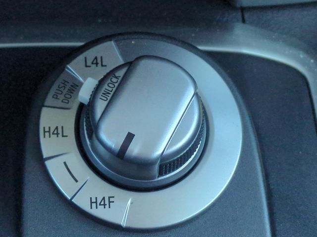 Thumbnail: 2016 Toyota 4Runner - 39