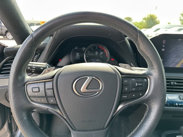 Thumbnail: 2022 Lexus LS - 7