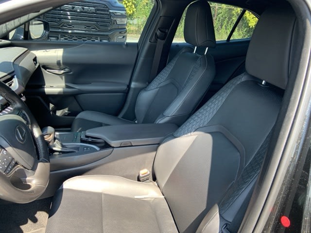 Thumbnail: 2020 Lexus UX - 7