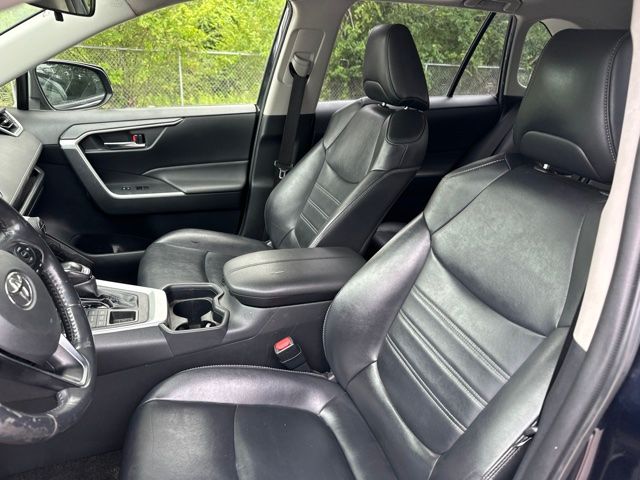 Thumbnail: 2019 Toyota RAV4 - 6