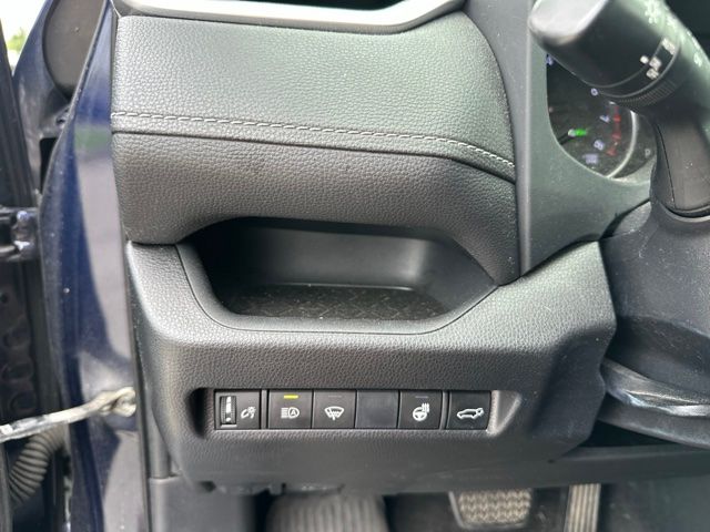 Thumbnail: 2019 Toyota RAV4 - 16