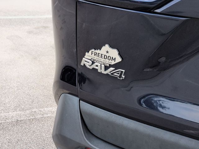 Thumbnail: 2019 Toyota RAV4 - 24