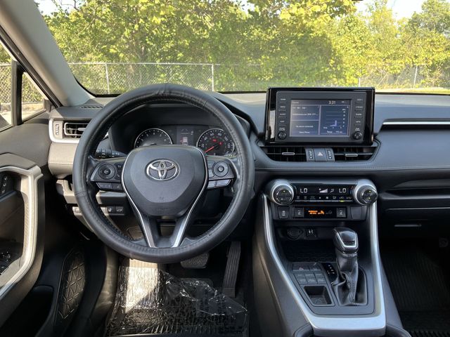 Thumbnail: 2019 Toyota RAV4 - 8