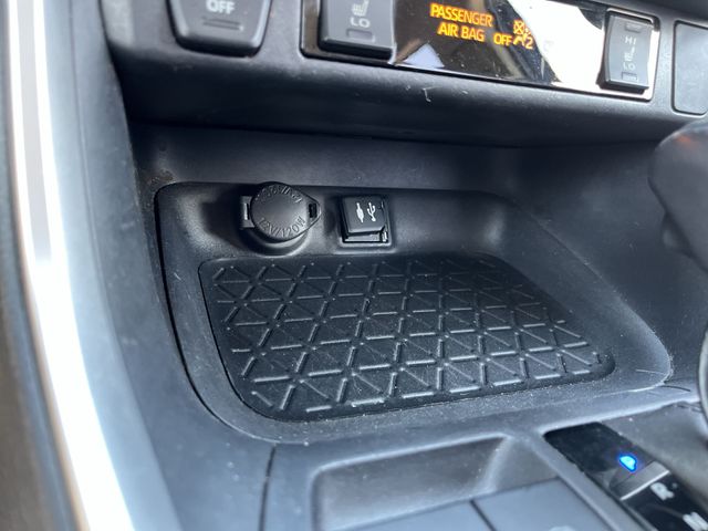 Thumbnail: 2019 Toyota RAV4 - 30