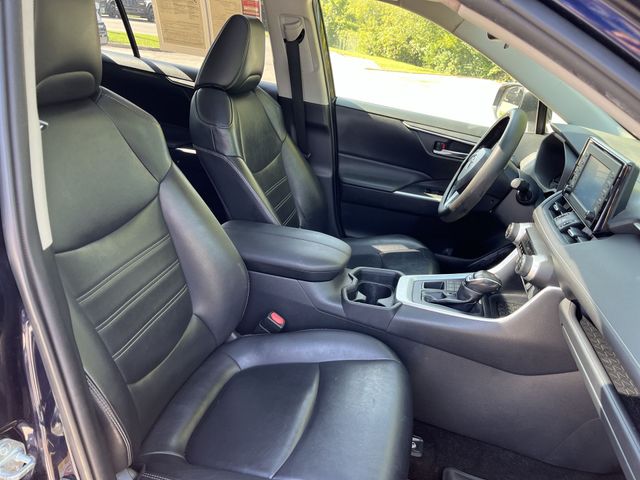 Thumbnail: 2019 Toyota RAV4 - 10
