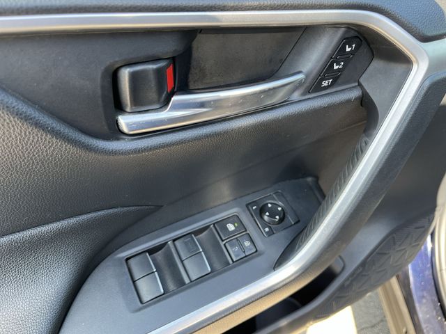 Thumbnail: 2019 Toyota RAV4 - 33