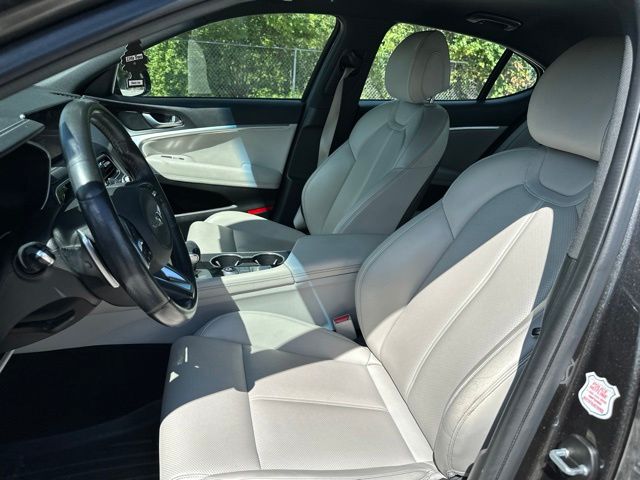 Thumbnail: 2023 Genesis G70 - 8