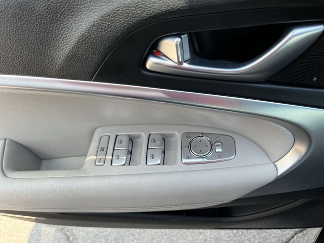 Thumbnail: 2023 Genesis G70 - 28