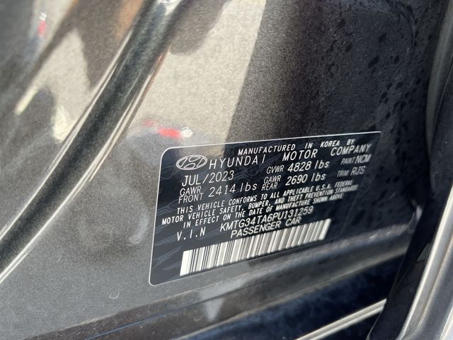 Thumbnail: 2023 Genesis G70 - 15