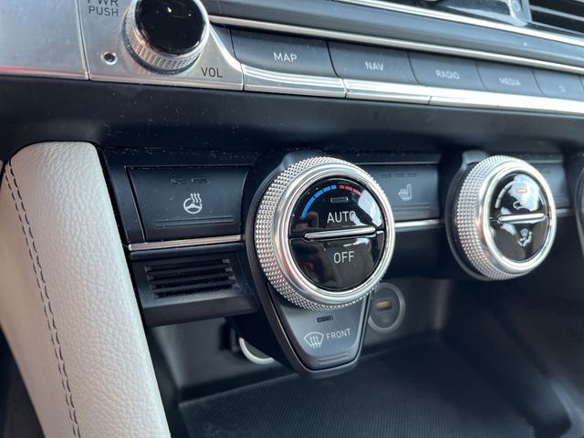 Thumbnail: 2023 Genesis G70 - 33