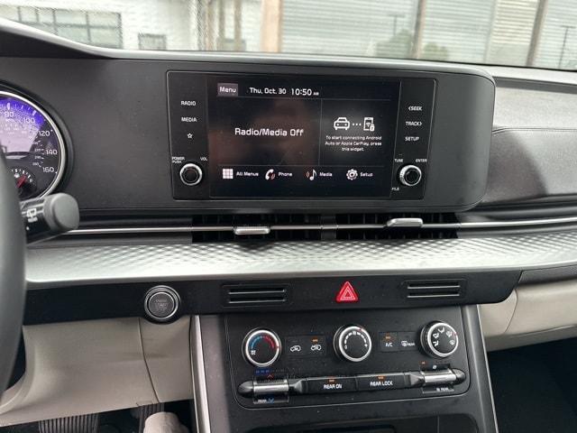 Thumbnail: 2023 Kia Carnival - 10