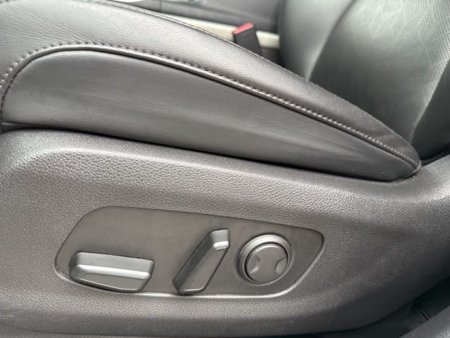 Thumbnail: 2023 Kia Carnival - 16