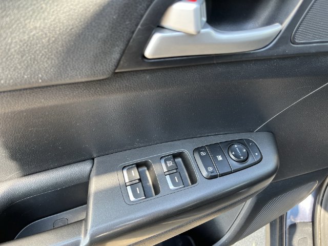 Thumbnail: 2019 Kia Sportage - 31