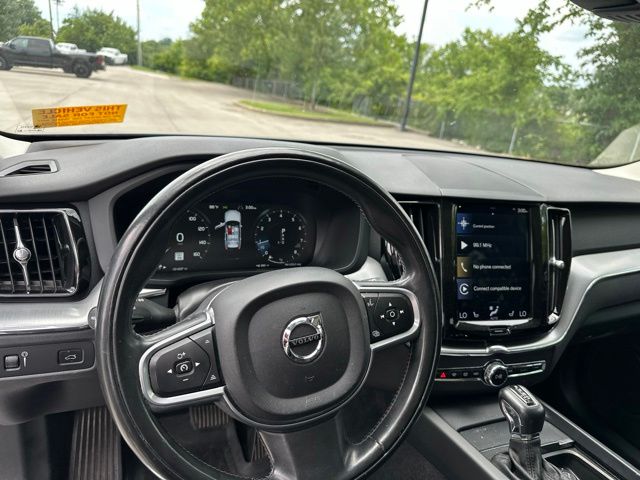 Thumbnail: 2018 Volvo XC60 - 2