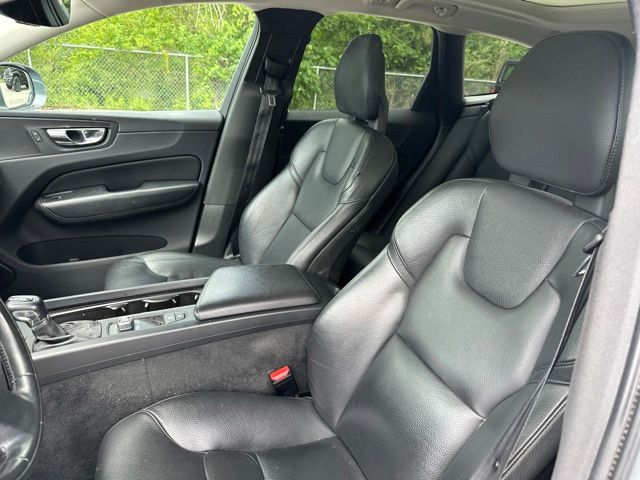 Thumbnail: 2018 Volvo XC60 - 7