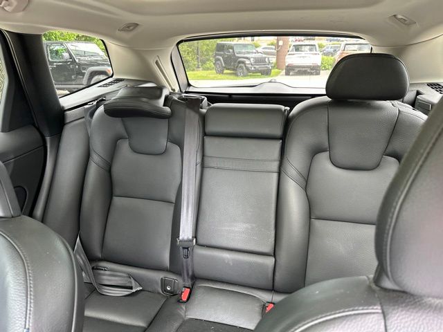 Thumbnail: 2018 Volvo XC60 - 12