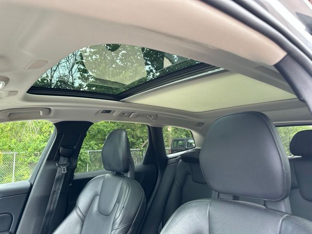 Thumbnail: 2018 Volvo XC60 - 13