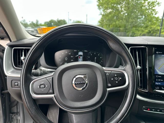 Thumbnail: 2018 Volvo XC60 - 6