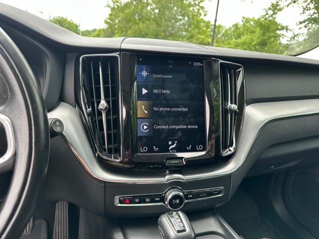 Thumbnail: 2018 Volvo XC60 - 9