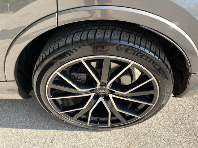 Thumbnail: 2021 Audi Q7 - 7