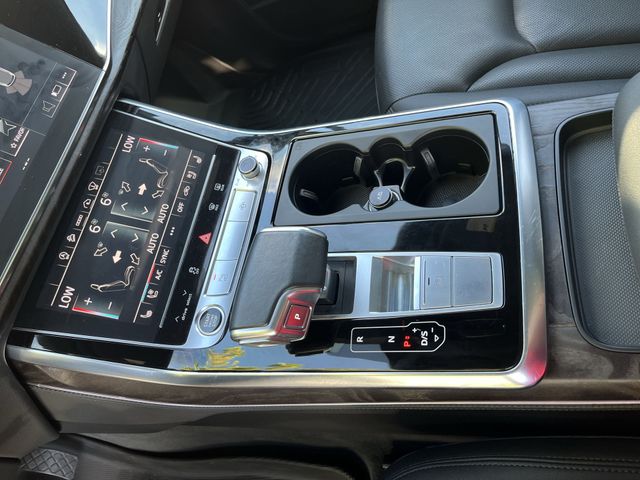 Thumbnail: 2021 Audi Q7 - 27