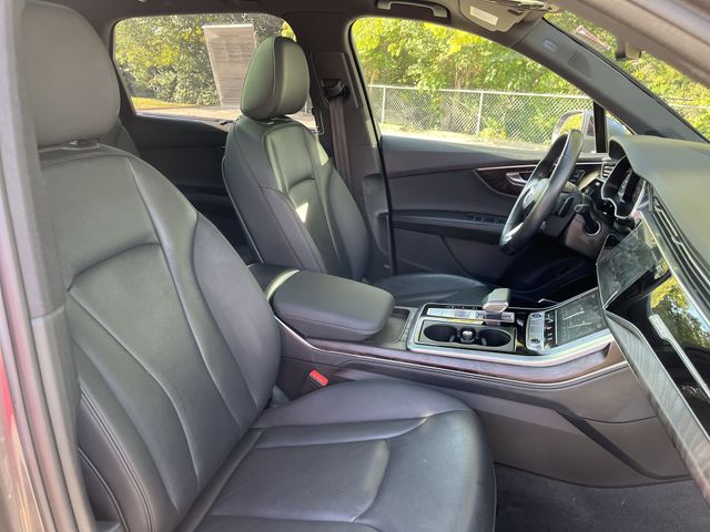 Thumbnail: 2021 Audi Q7 - 10