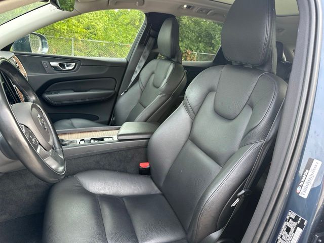 Thumbnail: 2021 Volvo XC60 - 7